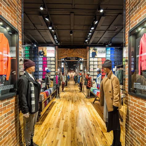 uniqlo boston